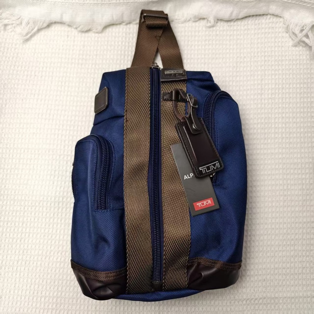 🌺 Tumi Alpha Bravo Monterey Sling Bag